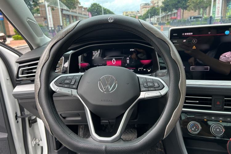 Used Volkswagen Sagitar 2025 300TSI DSG Excellence Edition Interior 10