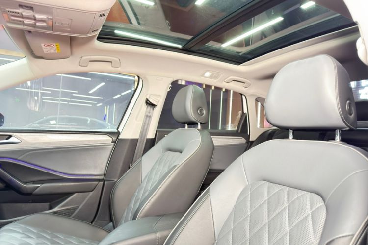 Used Volkswagen Sagitar 2025 300TSI DSG Excellence Edition Interior 10