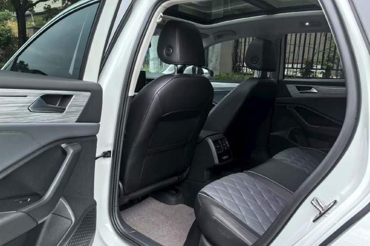 Used Volkswagen Sagitar 2025 Revised 300TSI DSG Excellence Edition Interior 3