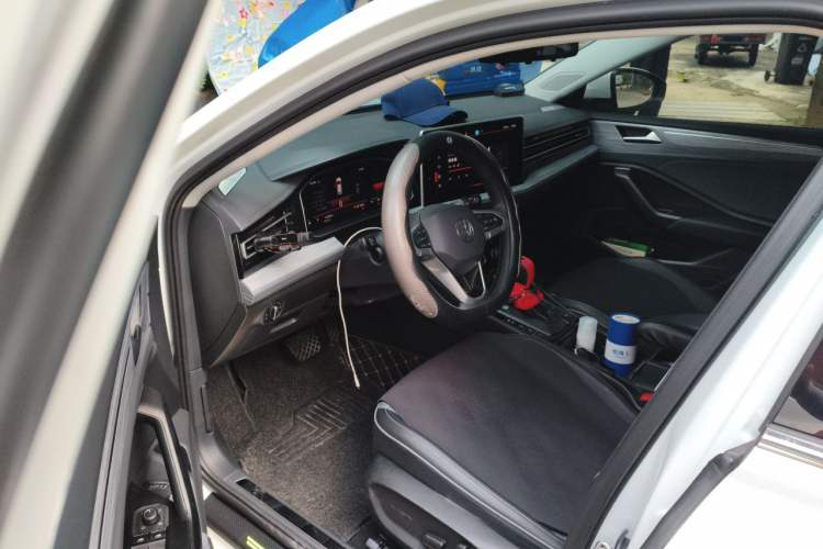 Used Volkswagen Sagitar 2025 300TSI DSG Excellence Edition Interior 3
