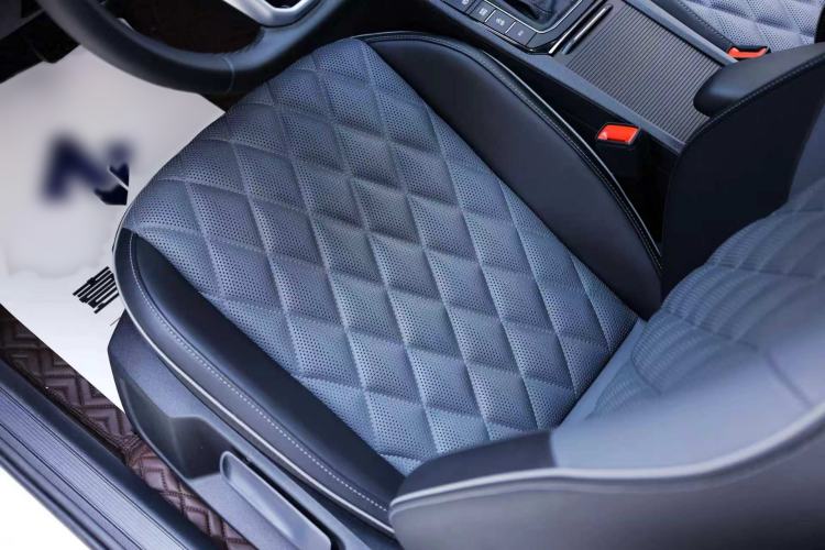 Used Volkswagen Sagitar 2025 Revised 300TSI DSG Excellence Edition Interior 8