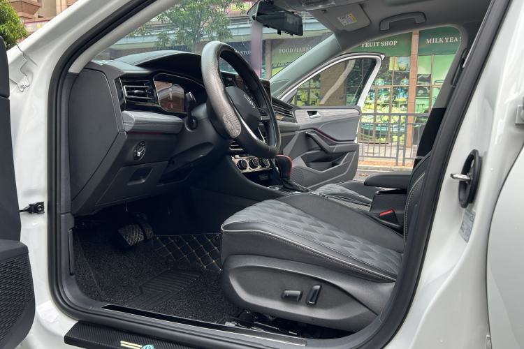 Used Volkswagen Sagitar 2025 300TSI DSG Excellence Edition Interior 8