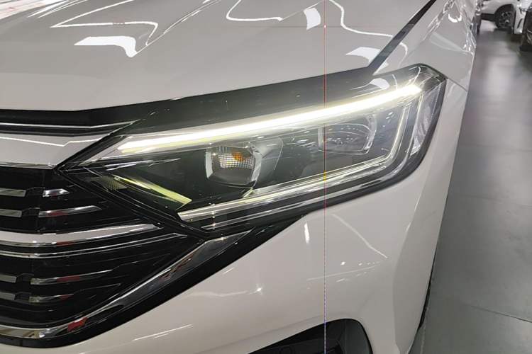 Used Volkswagen Sagitar 2025 300TSI DSG Excellence Edition Left Front Headlight