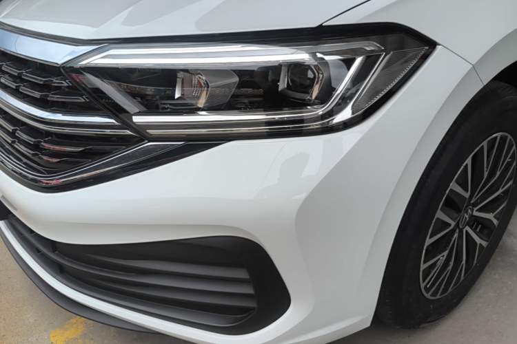 Used Volkswagen Sagitar 2025 Facelift 200TSI DSG Flyover Edition Left Front Headlight