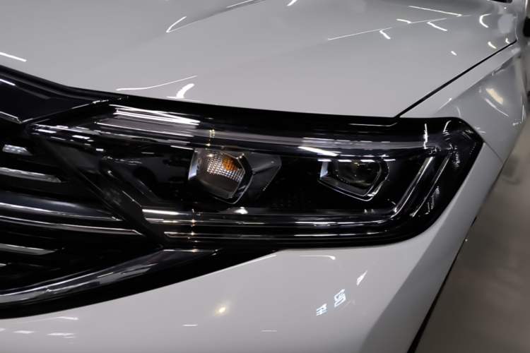 Used Volkswagen Sagitar 2025 300TSI DSG Excellence Edition Left Front Headlight