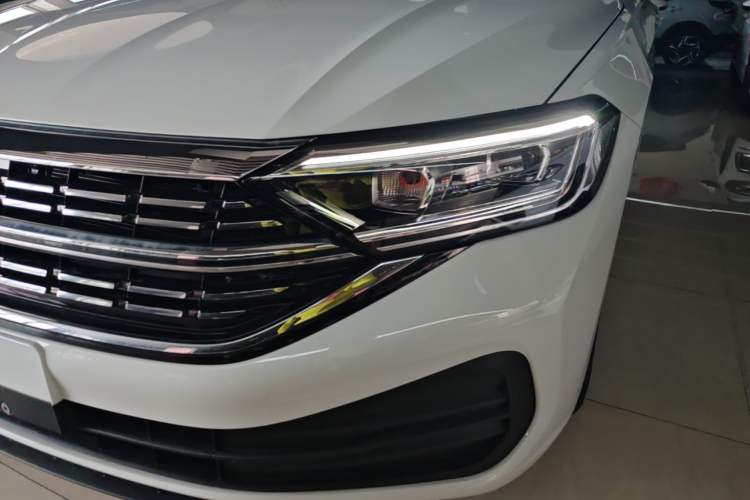 Used Volkswagen Sagitar 2025 Facelift 200TSI DSG Flyover Edition Left Front Headlight