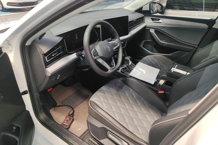 Used Volkswagen Sagitar 2025 Revised 300TSI DSG Excellence Edition Left Front Seat