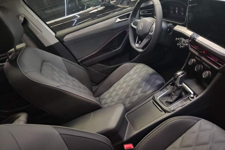 Used Volkswagen Sagitar 2025 Revised 300TSI DSG Excellence Edition Left Front Seat
