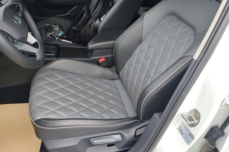 Used Volkswagen Sagitar 2025 300TSI DSG Excellence Edition Left Front Seat