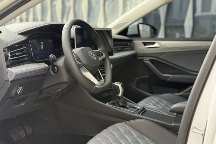 Used Volkswagen Sagitar 2025 Revised 300TSI DSG Excellence Edition Left Front Seat