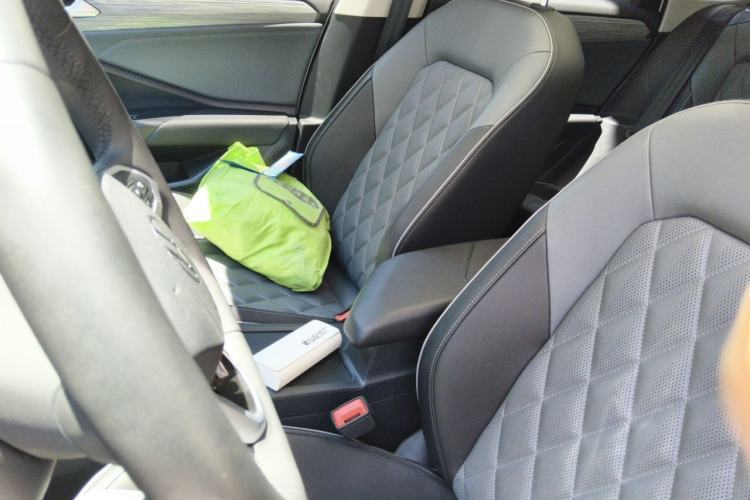 Used Volkswagen Sagitar 2025 Revised 300TSI DSG Excellence Edition Left Front Seat