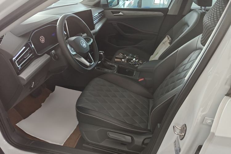 Used Volkswagen Sagitar 2025 300TSI DSG Excellence Edition Left Front Seat
