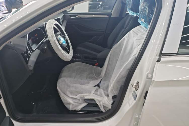 Used Volkswagen Sagitar 2025 Facelift 200TSI DSG Flyover Edition Left Front Seat