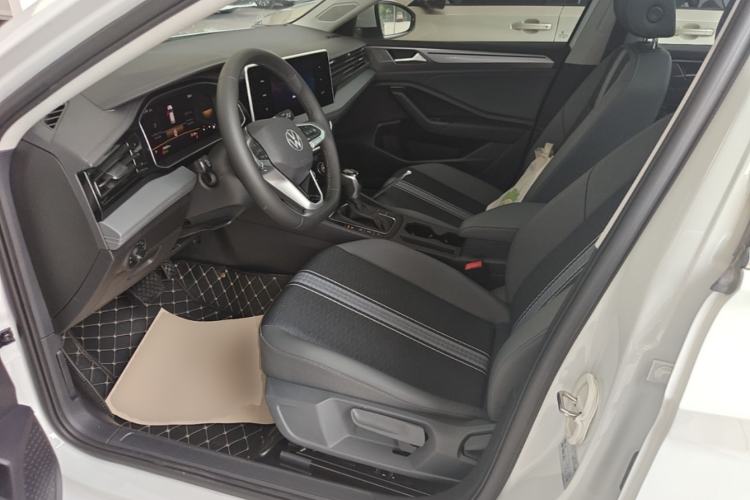 Used Volkswagen Sagitar 2025 200TSI DSG Flyover Edition Left Front Seat