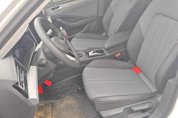 Used Volkswagen Sagitar 2025 300TSI DSG Excellence Edition Left Front Seat