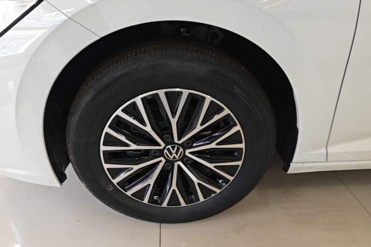 Used Volkswagen Sagitar 2025 Facelift 200TSI DSG Flyover Edition Left Front Wheel Hub