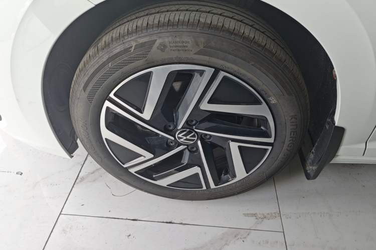Used Volkswagen Sagitar 2025 Facelifted 300TSI DSG Flyover Edition Left Front Wheel Hub