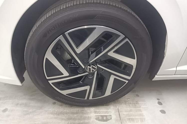 Used Volkswagen Sagitar 2025 300TSI DSG Excellence Edition Left Front Wheel Hub