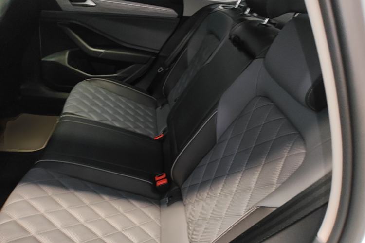 Used Volkswagen Sagitar 2025 Revised 300TSI DSG Excellence Edition Left Rear Seat