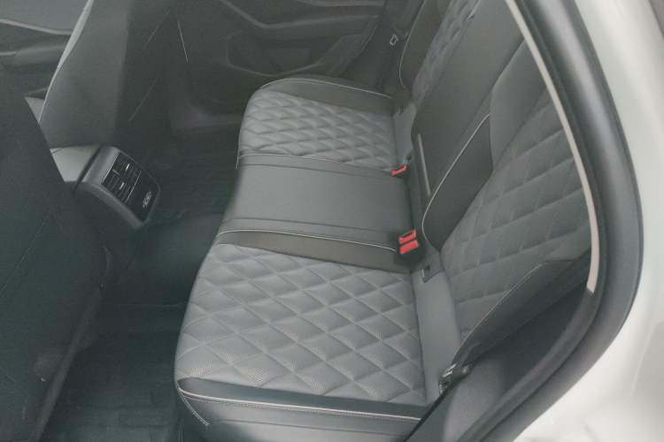 Used Volkswagen Sagitar 2025 300TSI DSG Excellence Edition Left Rear Seat