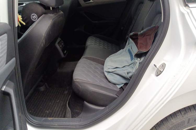 Used Volkswagen Sagitar 2025 Facelifted 300TSI DSG Excellence Edition Left Rear Seat