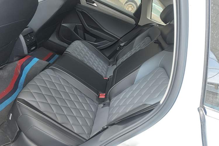 Used Volkswagen Sagitar 2025 300TSI DSG Excellence Edition Left Rear Seat