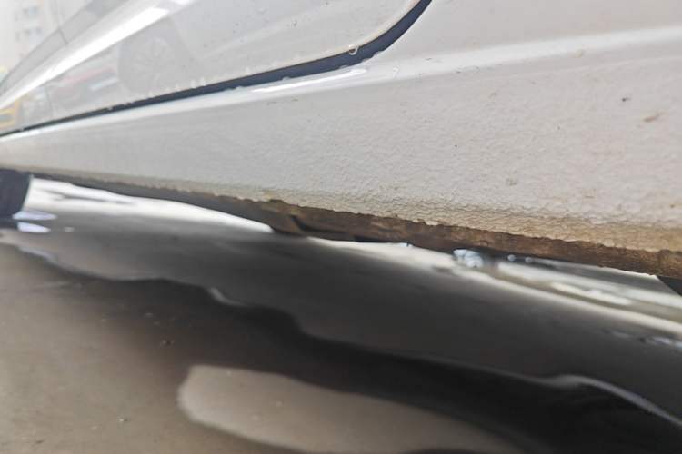 Used Volkswagen Sagitar 2025 Revised 300TSI DSG Excellence Edition Left Side Sill