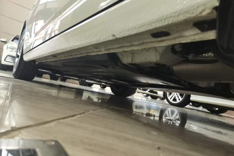 Used Volkswagen Sagitar 2025 300TSI DSG Flyover Edition Left Side Sill