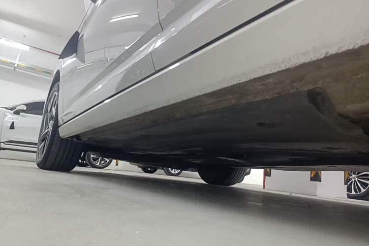Used Volkswagen Sagitar 2025 300TSI DSG Excellence Edition Left Side Sill