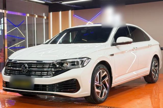Ojetý Volkswagen Sagitar 2025 300TSI DSG Excellence Edition