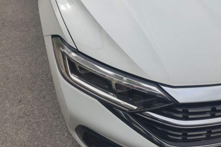 Used Volkswagen Sagitar 2025 300TSI DSG Excellence Edition Right Front Headlight