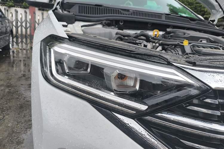 Used Volkswagen Sagitar 2025 Revised 300TSI DSG Excellence Edition Right Front Headlight