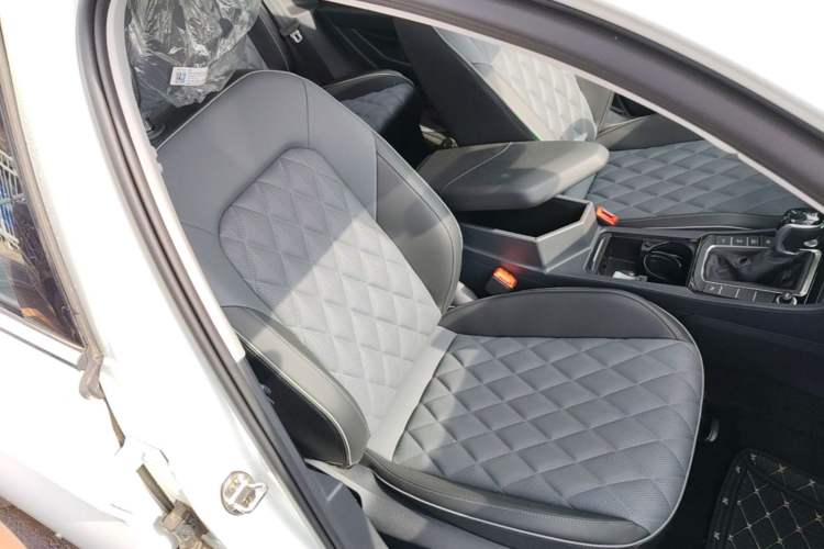 Used Volkswagen Sagitar 2025 Revised Version Three 300TSI DSG Excellence Edition Right Front Seat