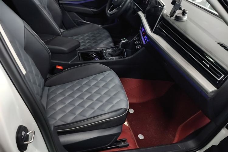 Used Volkswagen Sagitar 2025 Revised 300TSI DSG Excellence Edition Right Front Seat
