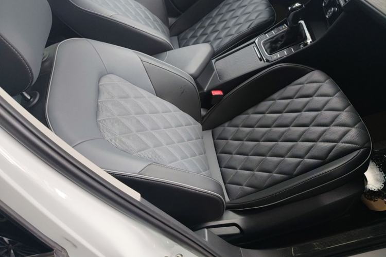Used Volkswagen Sagitar 2025 300TSI DSG Excellence Edition Right Front Seat