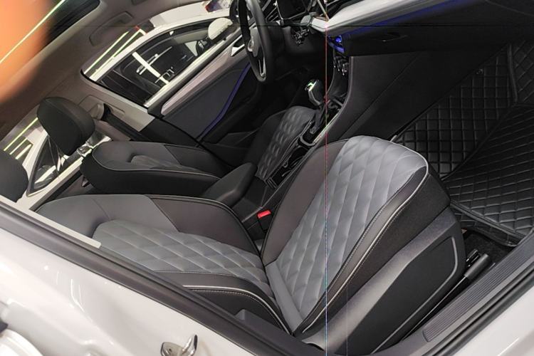 Used Volkswagen Sagitar 2025 300TSI DSG Excellence Edition Right Front Seat
