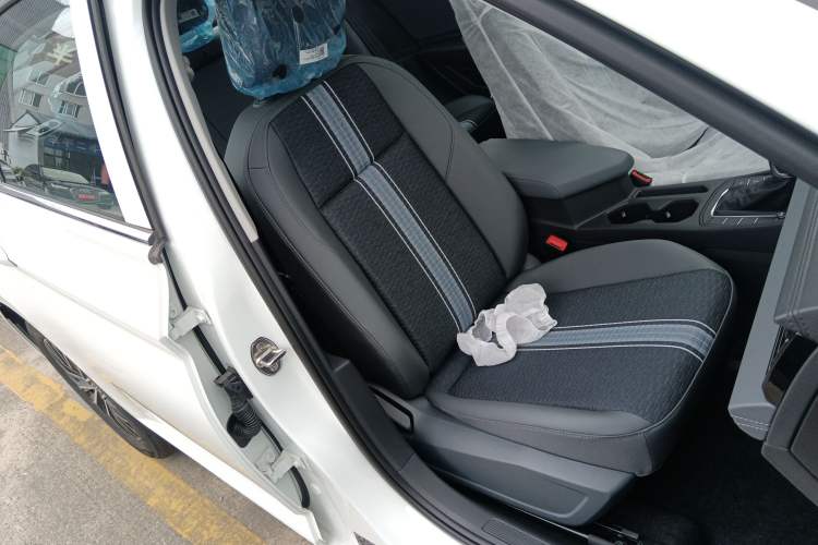 Used Volkswagen Sagitar 2025 Facelift 200TSI DSG Flyover Edition Right Front Seat