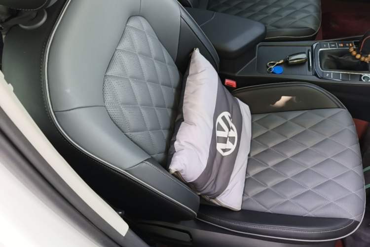 Used Volkswagen Sagitar 2025 Revised 300TSI DSG Excellence Edition Right Front Seat