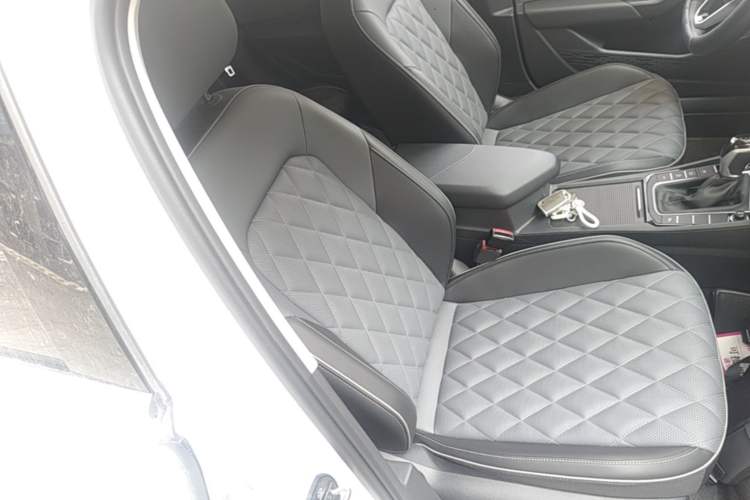 Used Volkswagen Sagitar 2025 300TSI DSG Excellence Edition Right Front Seat