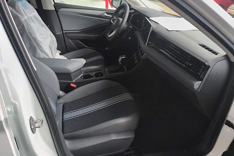 Used Volkswagen Sagitar 2025 Facelift 200TSI DSG Flyover Edition Right Front Seat
