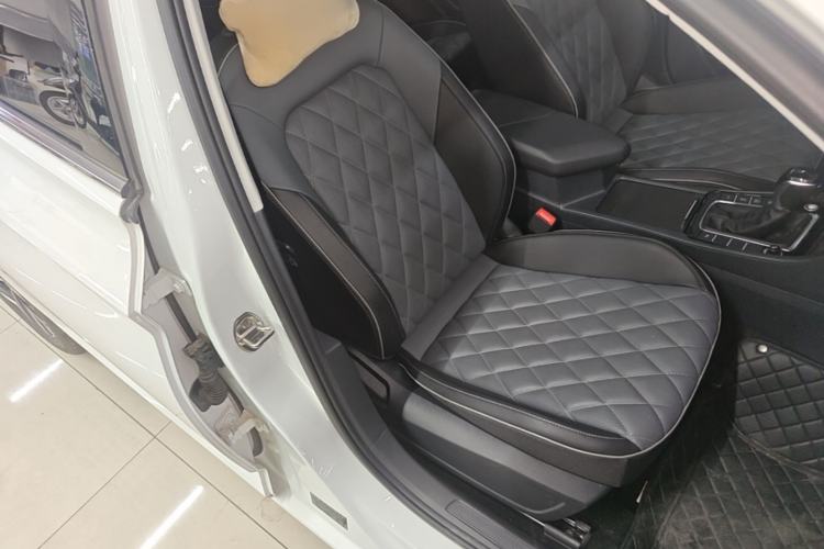 Used Volkswagen Sagitar 2025 Revised Version 2 300TSI DSG Excellence Edition Right Front Seat