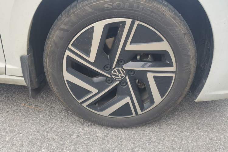 Used Volkswagen Sagitar 2025 300TSI DSG Excellence Edition Right Front Wheel Hub