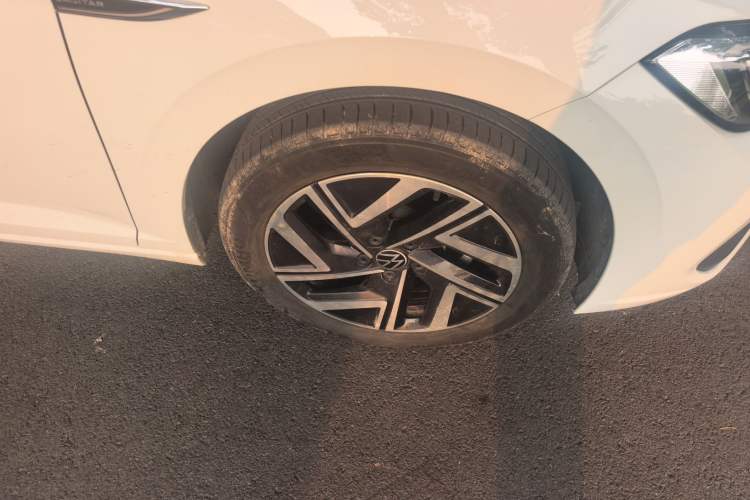 Used Volkswagen Sagitar 2025 Revised Version Three 300TSI DSG Excellence Edition Right Front Wheel Hub
