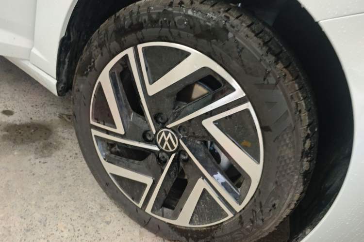 Used Volkswagen Sagitar 2025 Revised Version 2 300TSI DSG Excellence Edition Right Front Wheel Hub