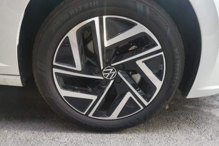 Used Volkswagen Sagitar 2025 300TSI DSG Flyover Edition Right Front Wheel Hub