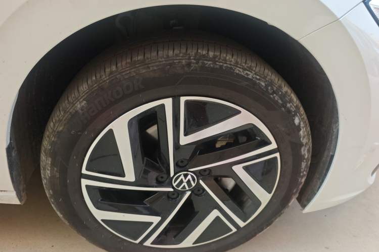 Used Volkswagen Sagitar 2025 Revised Version Three 300TSI DSG Excellence Edition Right Front Wheel Hub