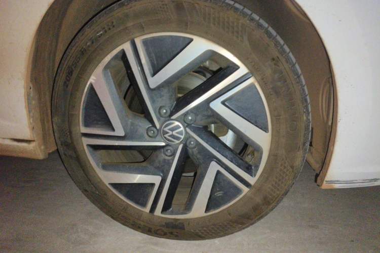 Used Volkswagen Sagitar 2025 Revised Version Three 300TSI DSG Excellence Edition Right Front Wheel Hub
