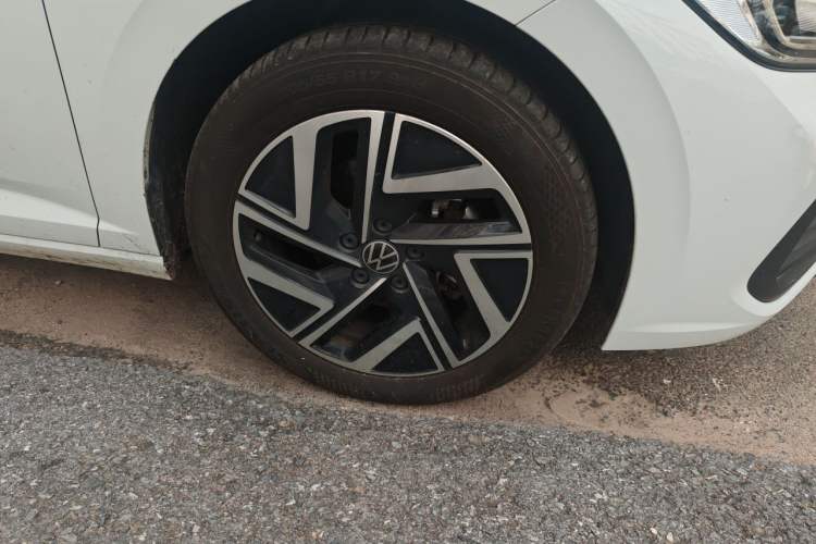 Used Volkswagen Sagitar 2025 Revised Version 2 300TSI DSG Excellence Edition Right Front Wheel Hub
