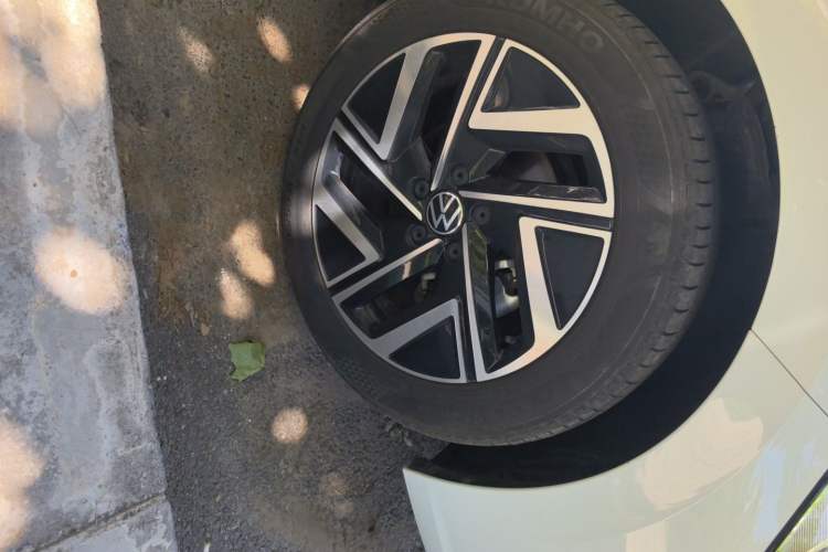 Used Volkswagen Sagitar 2025 Revised Version Three 300TSI DSG Excellence Edition Right Front Wheel Hub
