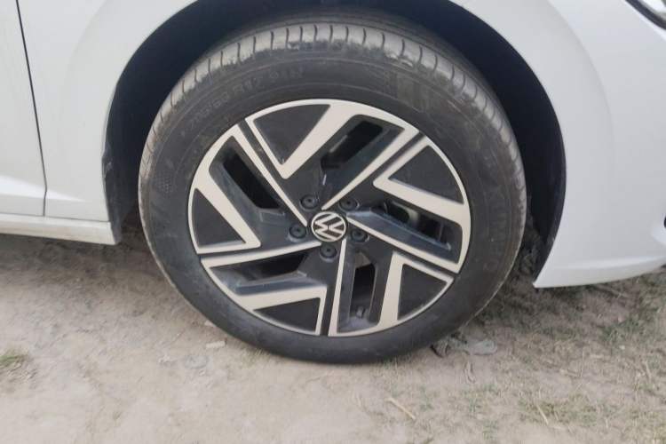 Used Volkswagen Sagitar 2025 Revised 300TSI DSG Excellence Edition Right Front Wheel Hub